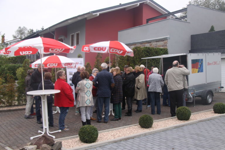 CDU Sulzbach Mitte mit Bürgern im Dialog am Wasserturm