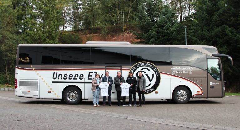 Elversberger Mannschaftsbus mit neuem Erscheinungsbild