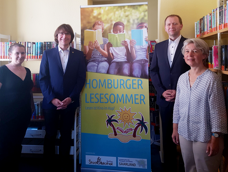 Lions Club unterstützt Homburger Lesesommer – Stadtbibliothek erhält neuen Lesestoff für ihre einzigartiges Projekt