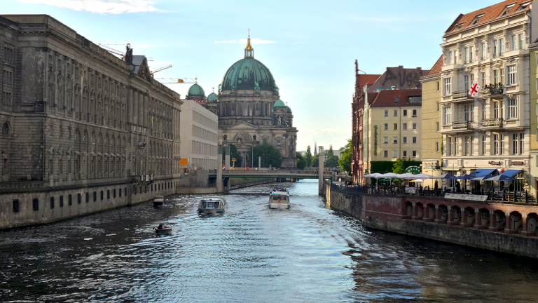 Noch Plätze frei: Mädchenfreizeit nach Berlin und Zirkuswoche im Juli