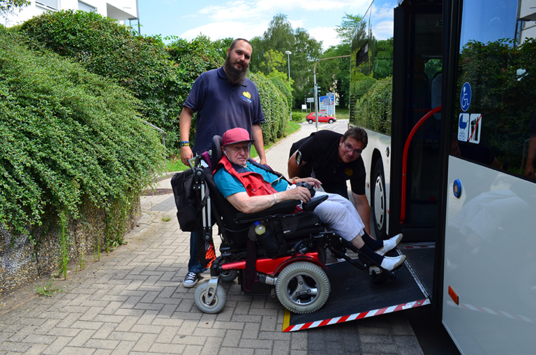 Mit „mobisaar“ länger mobil – Lotsendienst verhilft zu mehr Lebensqualität