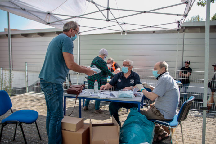 Masken-Drive-In in Sulzbach stark frequentiert