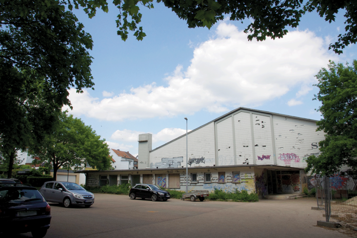 Rückbauarbeiten an der ehemaligen Tischtennishalle