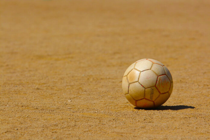 sportplatz hartplatz