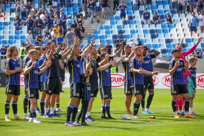 230722 fcs mgb r10 mannschaft feiert fans