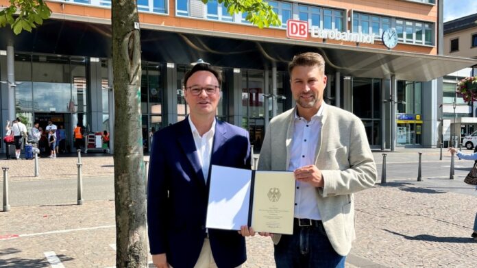 Förderbescheid Fahrradparkturm Hauptbahnhof - LHS