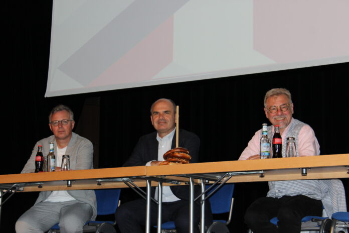 Von links nach rechts: Dipl.-Ing. Enrico Kretsch, Lic. Oec. Philipp Gross und Dipl. Wirtsch.-Ing. Harry Thiedemann. Foto: Peter Gross Bau