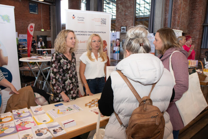 Die 2. Messe für Alleinerziehende des Landkreises Saarlouis fand im Dillinger Lokschuppen statt. Foto: Landkreis Saarlouis/Ulrike Paulmann