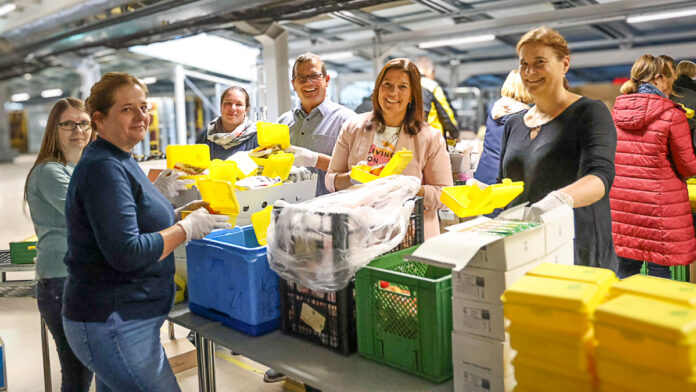 m DHL Logistik Zentrum wurden die Boxen gepackt. - Foto Giusy Faragone